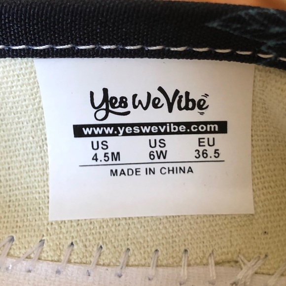 Yes we Vibe TURQUOISE MANDALA slip on shoe sz. 6 - Picture 5 of 6